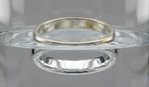 نقره ضد آب است؟